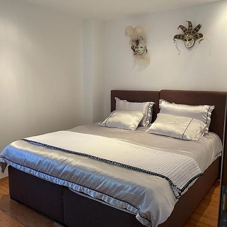 Riverside Villa 티바트 외부 사진