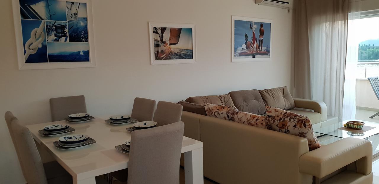 Riverside Villa 티바트 외부 사진