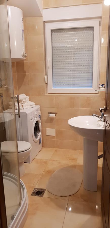 Riverside Villa 티바트 외부 사진
